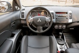 Mitsubishi-Outlander-XL-салон.jpg