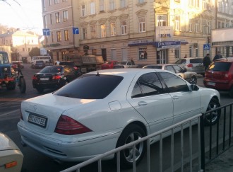 w220-1.jpg