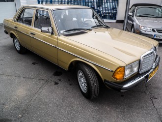 mercedes-230-w123-01.jpg
