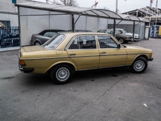 mercedes-230-w123-04.jpg