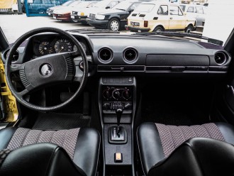 mercedes-230-w123-03.jpg