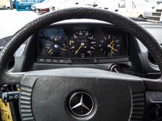 mercedes-230-w123-05.jpg