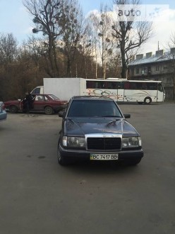 mercedes-benz_e-class__152527475fx.jpg
