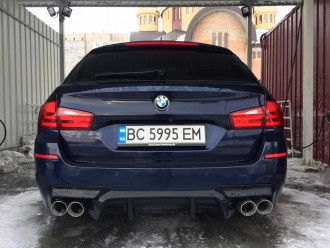 bmwf11-1.jpg