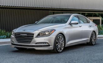 2017-Genesis-G80-front.jpg