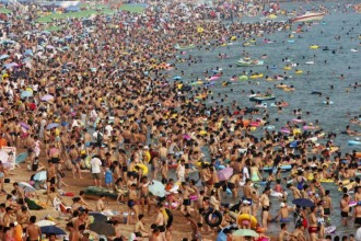 mass-tourism.jpg