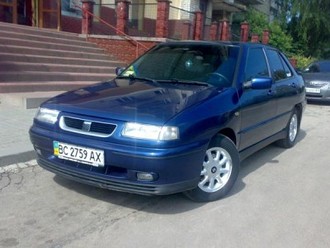 Seat_Toledo.jpg