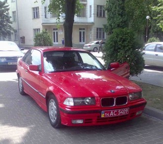 BMW 318 is coupe.jpg