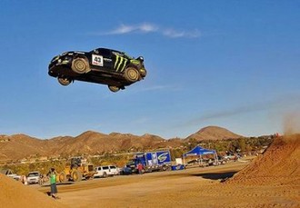 salto-52-metros-subaru-impreza-0.jpg