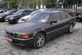 bmw-e38-744.jpg