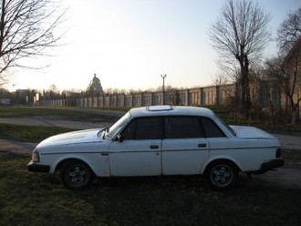 volvo car gangsta 112 2 small.jpg