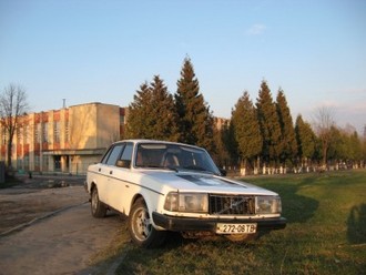 volvo car gangsta 112 3 small.jpg