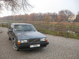 Volvo 760 2.jpg