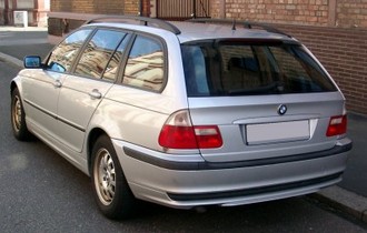 BMW_E46_Touring_rear_20080328.jpg