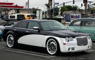 PimpDaddyRyansloanerChrysler300.jpg