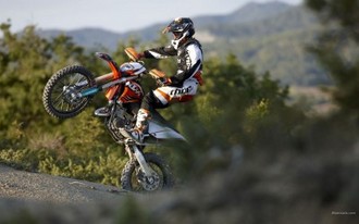 KTM_125EXC_2010_07_1920x1200.jpg