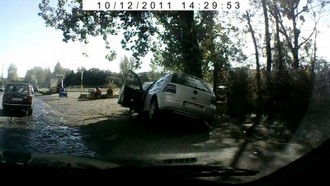 DR142459.AVI_snapshot_04.53_[2011.10.12_15.17.05].jpg