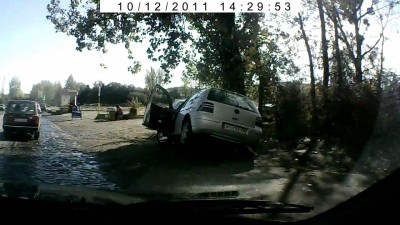 DR142459.AVI_snapshot_04.53_[2011.10.12_15.17.05].jpg