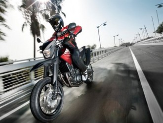 2010-XT660X-action-01_tcm28-271501.jpg