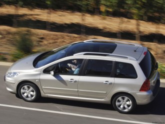 Peugeot_307_sw_2005_3.jpg