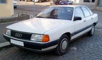 Audi_100_C3_front_20080212.jpg