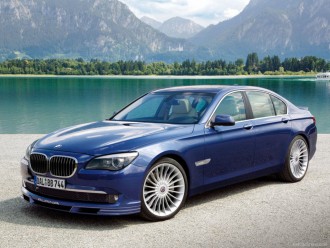 bmw_b7_Wallpaper_qz482.jpg